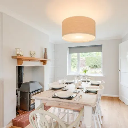 3 Bed In Sz200 * Braithwaite